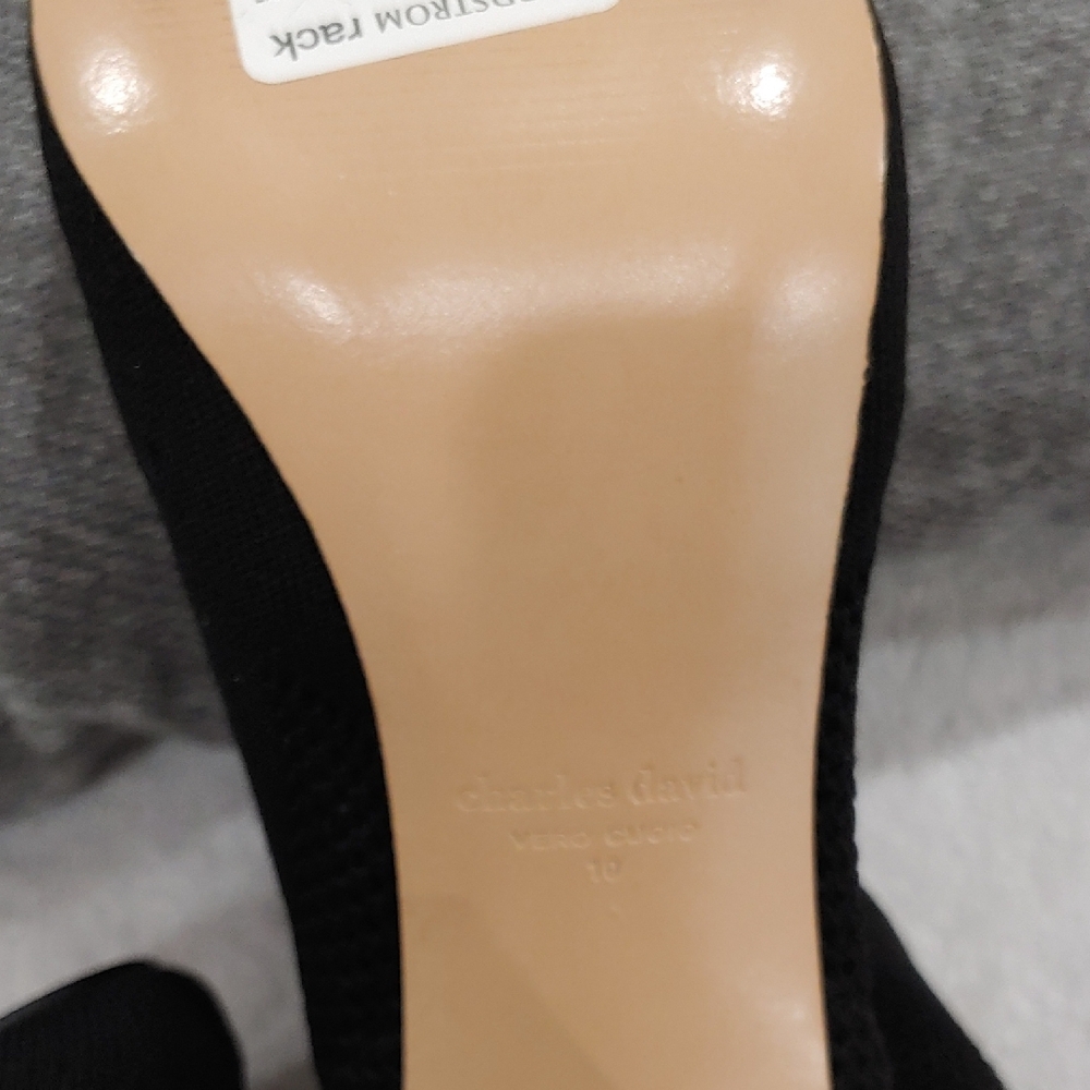 Charles David Elegant Black Ankle Boots - Picture 8 of 8